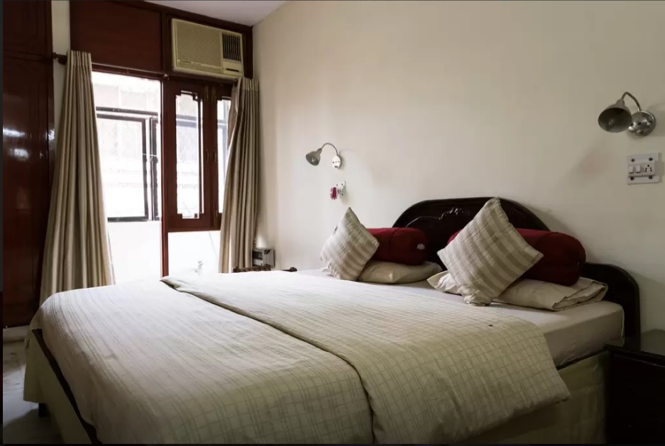 3rd-Bedroom-other-angle1-1.jpg