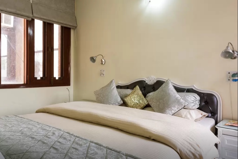 Master-Bedroom-other-angle-1-1.jpg