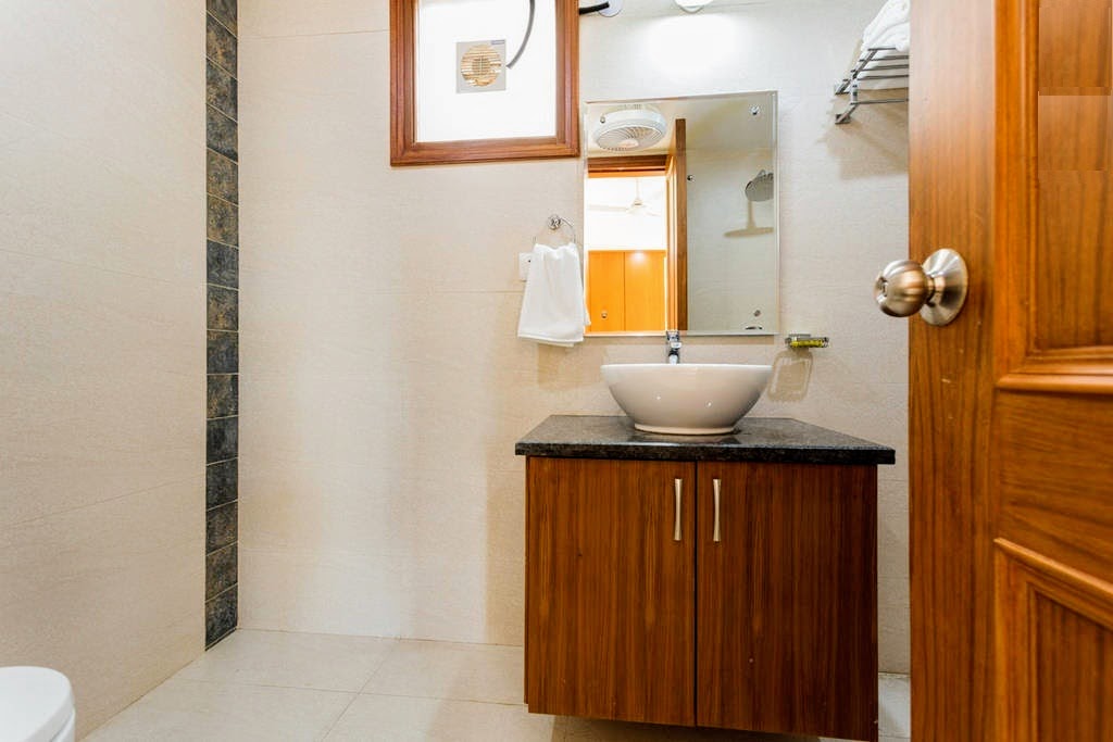 Washroom-1st.jpg
