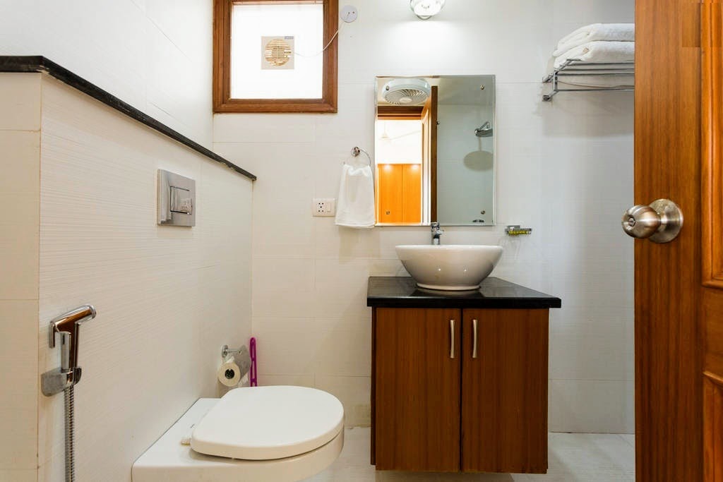 Washroom-3rd.jpg