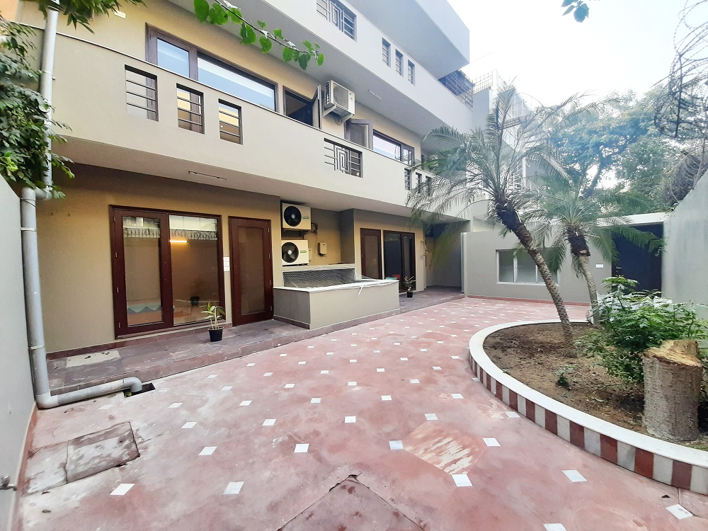 Luxury 4 Bedroom Duplex Villa Opposite Galleria Market, DLF Phase 4 Gurgaon